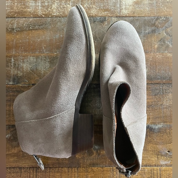 Lucky Brand Booties - Picture 2 of 9